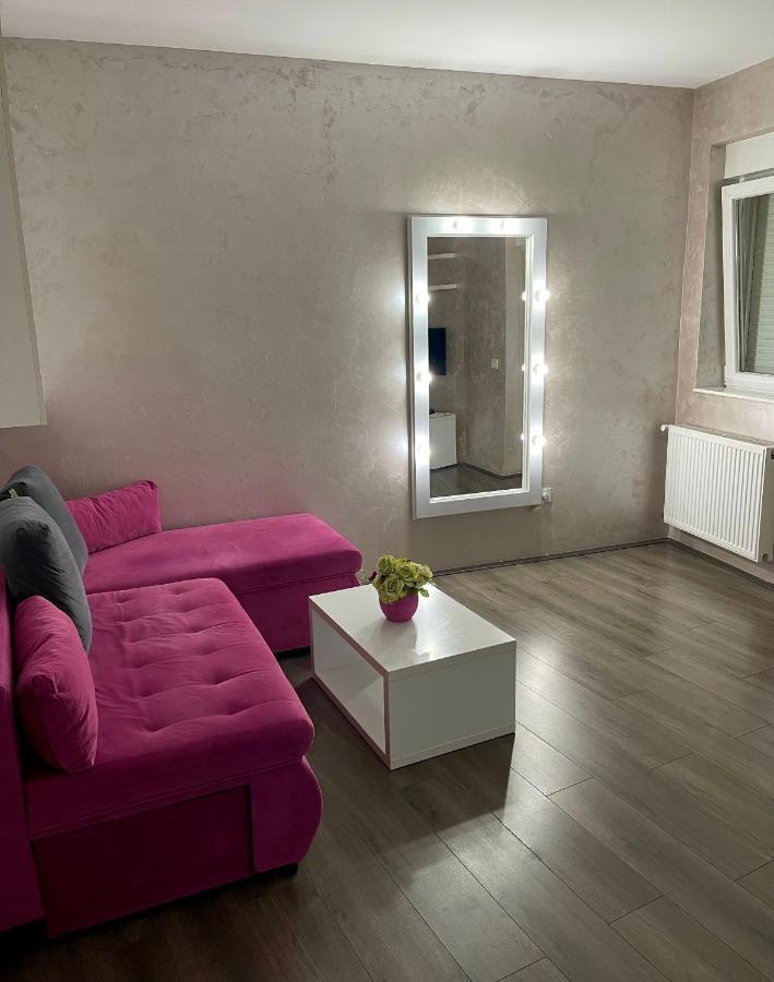 La Apartamento ยาโกดินา ภายนอก รูปภาพ